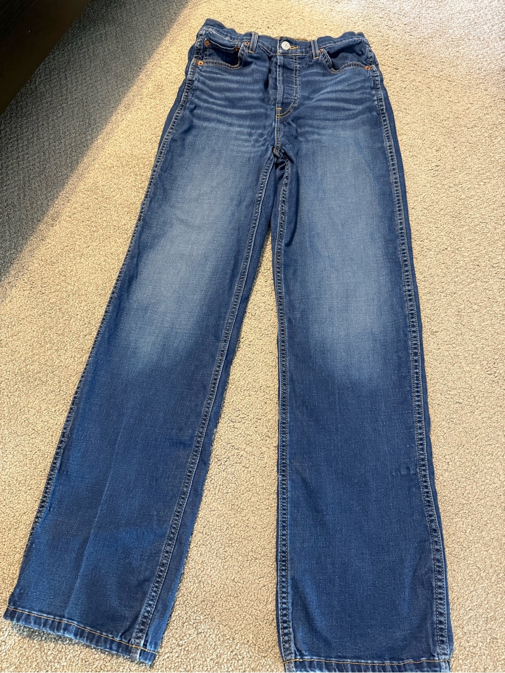 Re/Done Straight-Leg Jeans in Medium Blue Wash